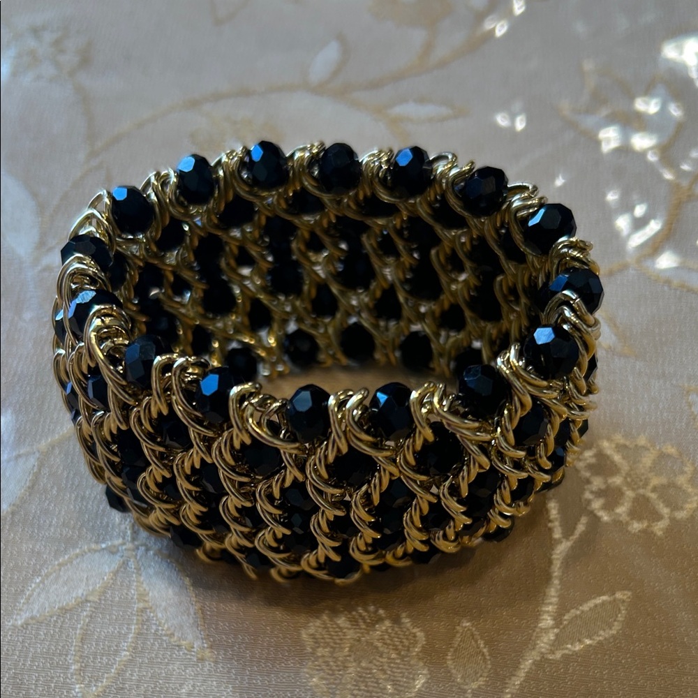 Elegant Black and Gold Beaded Bracelet
